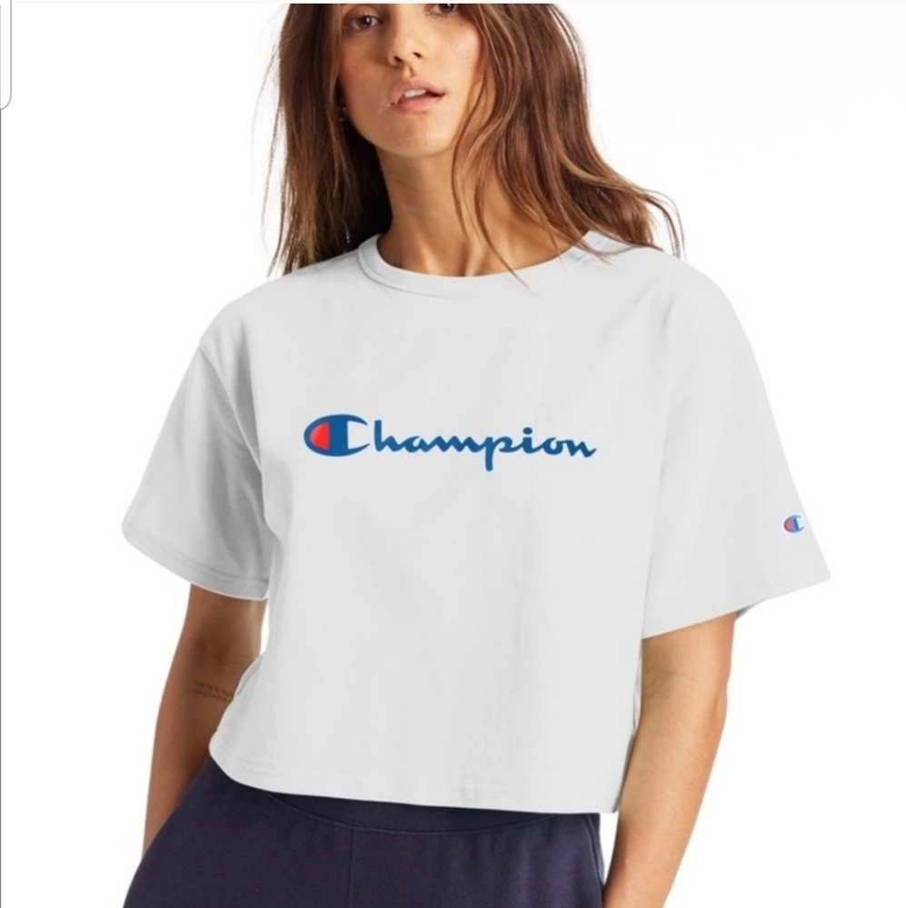 🆓🏆Champion 🏆 crop top vintage 90s white tee 🆓🆓🆓FREEW/$30PURCHASE❣️